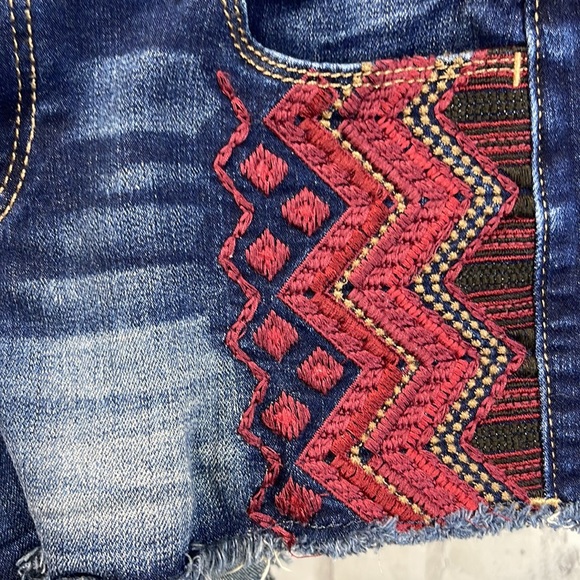 Express Denim Shorts Dark Wash Embroidered Bohemian Cutoff Low-Rise Whiskered - Picture 6 of 11